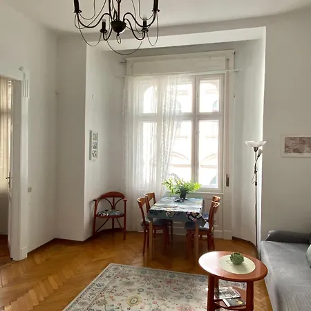 Sunny Apartment Near The Castle Budapest Exterior photo