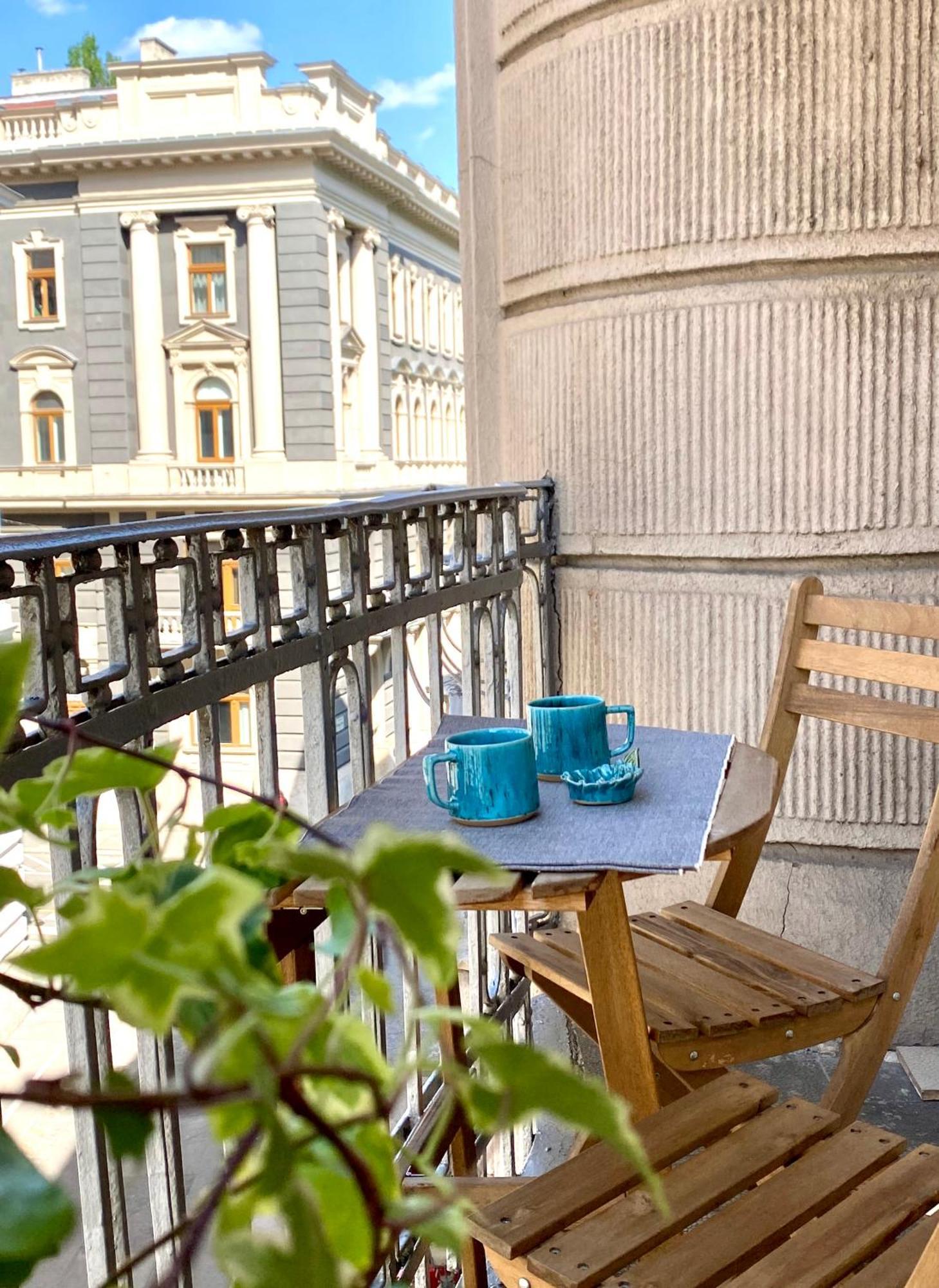Апартаменти Sunny Near The Castle